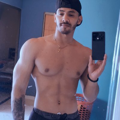28. Venezolano, apasionado del fitness y carismático por naturaleza. Disciplina, energía positiva y constante evolución.
¡Siempre dando lo mejor!