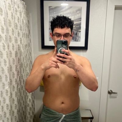 🔞18+ hottest new gay porn debut startsRNati. Come get me N pump loads of sweet cum up my tight hole.Up 4 all men 2 gbang me all month long! DM 4 collabs.