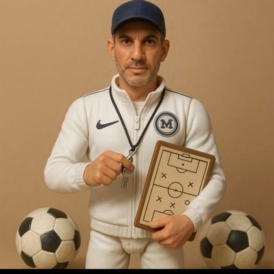 Técnico Deportivo Nivel 2 de fútbol
Coordinador y entrenador @cdmaristasbad.
Miembro @EsquadronB.
IG: raul00021.
Pacense y Madridista ⚽️ 🏀.