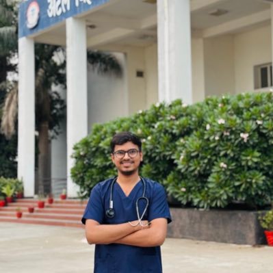 dr_naval_'s profile picture. The world deserve a better class of doctors. Let's give it to them....
#medico...#dakashana alum