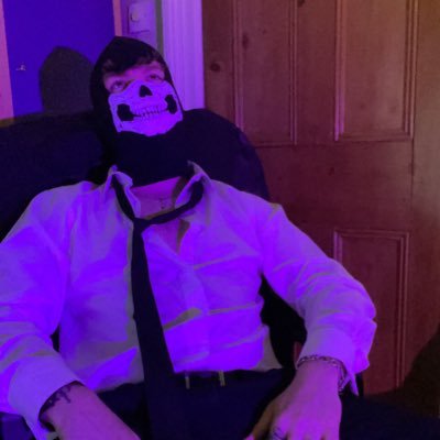 25 | Bi | he/him | Irish In Scotland 🏴🇮🇪| NSFW | MDNI | Throne below for tips | AGELESS=BLOCKED $5 DM FEE for NON-MUTUALS via throne