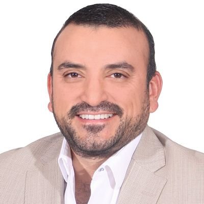 Maestro en Derecho Constitucional con 25 años de experiencia en el poder judicial. 
Padre de familia y apasionado del derecho.