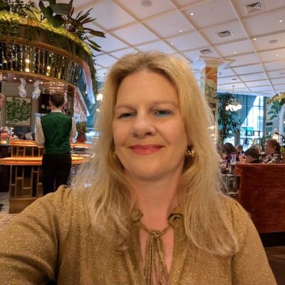 I work in health research communications. 🔬
Mentor and Coach.
Based in Northern Ireland.
I ❤️ adventures, food, books, wellbeing, music & walking. 🌏 🎶 📚