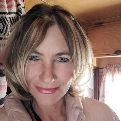 Melziekaye's profile picture. 