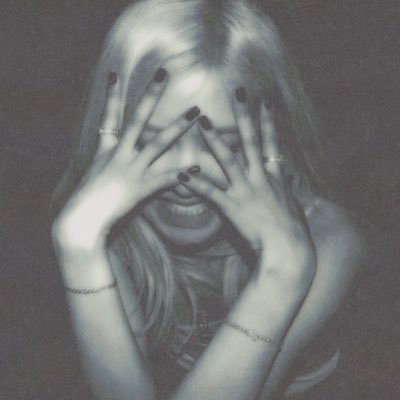 duduanails's profile picture. number on girl