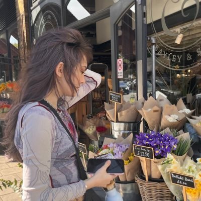 abbeyescaped's profile picture. deep down happy (づ๑•ᴗ•๑)づ♡