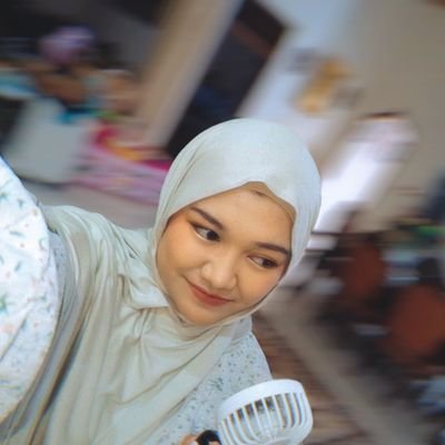 moncherielune's profile picture. INFJ-T ⨾༊󠀺┃꒰✘❀┃🐧┃🥕┃æspa┃✙✮✙┃보넥도┃𝘄𝗮𝘆𝘃┃𝐸𝑎𝑗┃1️🆗🤘┃📖☕️🍿🎥
