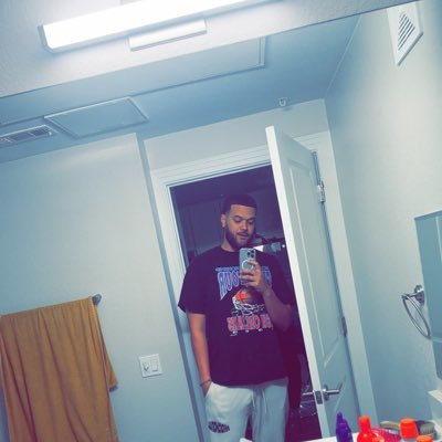 Jellyt1's profile picture. LLR 👼🏾