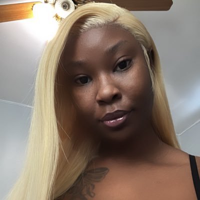 Hi! Adult Content Creator ‼️ No MEETUPS | No COLLABS 🙅🏾♀️ DM 4 Facetime shows 🔥 Natural Queen 👑 NAUGHTY fun girl 🥰 . . . .lights ✨, Camera 📷, ACTION 🎬