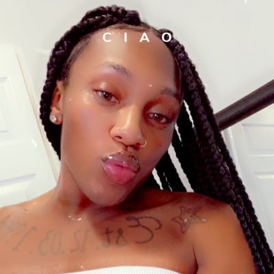 yea i kno how to make a d*ck bust ! 😋💋💕 freaky ass pretty bitch widd a wet mouth 👄 snapchat: iamdee1x | femboy💟