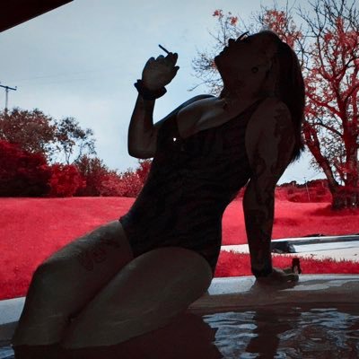 level 31 🎮 • spooky horror ghoul 😈 • 420 friendly 🌿 • collecting blurays & books 📀📚 • no dm’s please 🚫 #horrorcommunity #horrorfam #horrortwt #horror 🎃