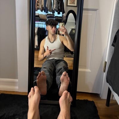 Young cashmaster here for you to serve 🤑| size 10 | | Dm for customs, drains, meets, live calls, and gear| https://t.co/RFQ7WjywzZ