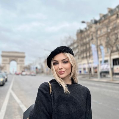 girlemmk's profile picture. Dreamer | Entrepreneur | Building a new legacy in the beauty industry  | Inspired by family & fueled by passion