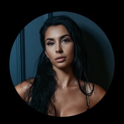 Determined dreamer. A book Addict. Culture Seeker. Entrepreneur. A girl who believes in Crypto