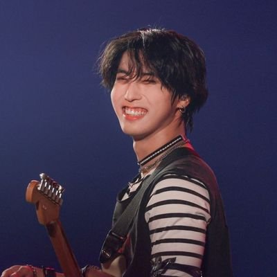 maandyyyssss's profile picture. :):