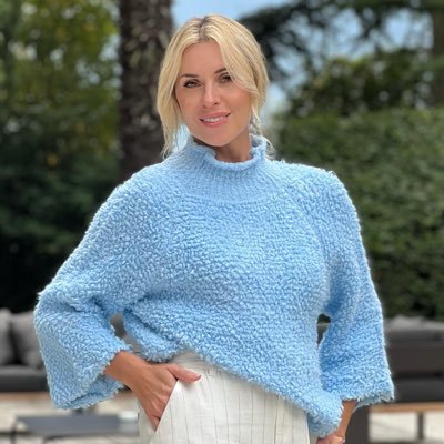 simonavinnik's profile picture. Entrepreneur | Always striving for success 🚀💰| Transforming ideas into reality | Sharing my adventures with you ✈️