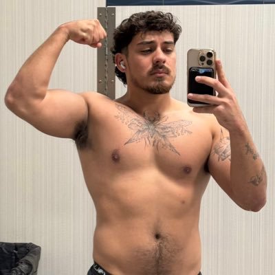 sals3x's profile picture. probably getting fucked https://t.co/Hph7f2VhOY