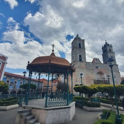 Ing. en Sistemas Computacionales, Venta de equipo de cómputo, consumibles y servicios turísticos.