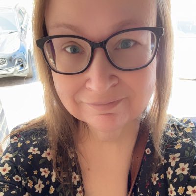 Second Grade Teacher at Hugh Mercer Elementary • Cat Mom x5 • Lover of iced coffee, good books, cozy blankets, + baking.