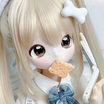 Yunakiyoo's profile picture. I'm rich and perfect sorry:)3