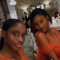 Laila (@lailavssl) 's Twitter Profile