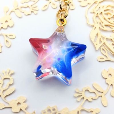 colorshanae's profile picture. トリコロールなレジンキーホルダーを制作します🎖️透明感あるグラデーションがこだわり✨
オーダーのご希望はDMにお願い致します。

販売→　https://t.co/liHKuR4Fzc
https://t.co/t9CIPmx62W