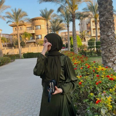 404
_PT intern
يظنُّ الناسُ بي خيرًا وإني
لَشَرُّ الناسِ إن لم تَعْفُ عنّي