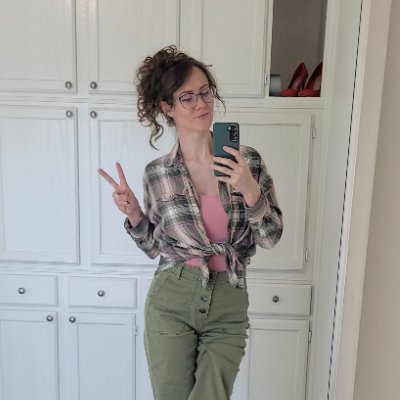 🎥 Creating unique #CustomContent
Consumer of Coffee ☕️ Baseball ⚾ #Pantyhose 🎀 Books 📖 & Nature✨️
Read extended bio for more details