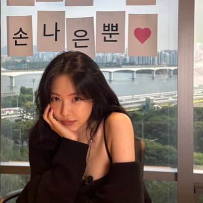 febiozia's profile picture. on kalo mau ganti ava doank.