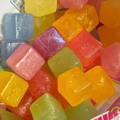 threemorecandy's profile picture. 죄송해요 진짜