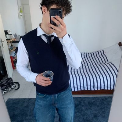 sachaleboug's profile picture. 🐸