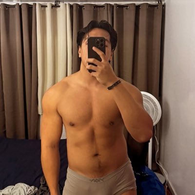 a very naughty Tamaraw 🔰 | Rebel since 1998 | Always stuck between exercise of extra rice | 👨✈️ ✈️ | An island boy looking for waves in the city 🌊