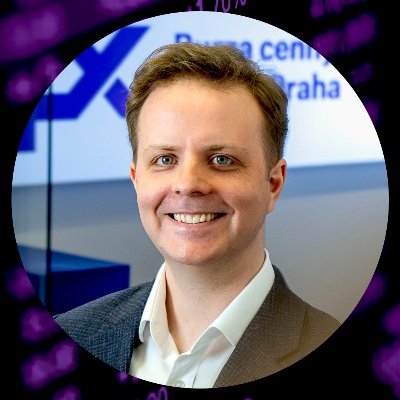 Analytik @prazskaburza, ex-@Fio_investice. | Zpovídám osobnosti o podnikání, píšu srozumitelně o akciích&investování. | Podcast #NaBurze | Jen osobní názory.