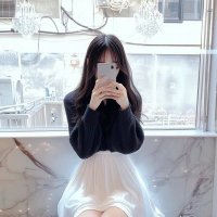 るな (@runa_ruru83) 's Twitter Profile