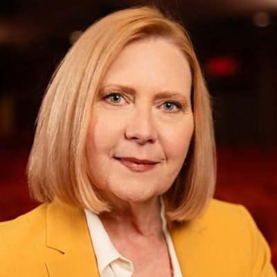 LeesaCsolak's profile picture. Expert Career Consultant specializing in the Performing Arts How to find and secure a top-tier talent agent for yourself or your child, teen or young adult.