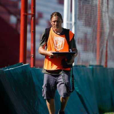 Periodista Deportivo. Cordobés. Radio, algo de TV 📻🎧📺 y 📸. Vi a Messi en el Kempes.