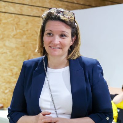 🇫🇷 1ère adjointe au maire de Mantes-la-Jolie (Yvelines-45 000 hab.) • Conseillère communautaire • 🇫🇷Candidate législatives 2022• Majorité Présidentielle