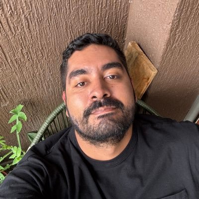 Edson725's profile picture. 📚📚📚