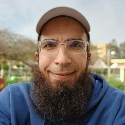 Documentary Filmmaker صانع أفلام وثائقية