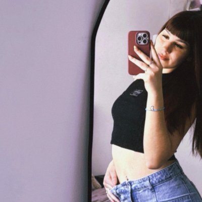 RShharpp's profile picture. Riley | Redhead | Dog mom 🐶❤️