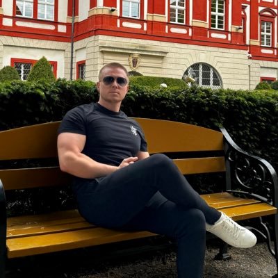 danielsmurov's profile picture. 25🇺🇦🇵🇱 Building an Empire. Discipline = Power. Ecom 7 fig. Sales VP, Investor, Boxer. Travel 27/100🌄 0.001% Club.