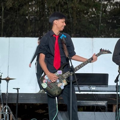 phylanmatheus's profile picture. the word popular represents everything i stand against