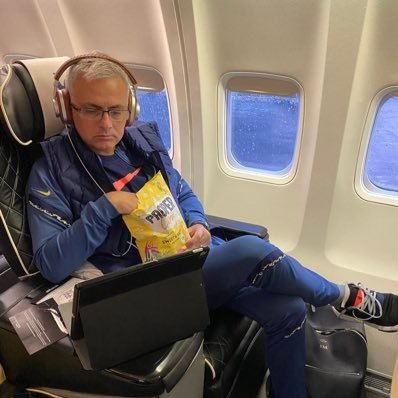 sasrtkl's profile picture. يَعزُّ علينا غداً أن تعودْ… رُفوفُ الطيورِ ونحن هنا