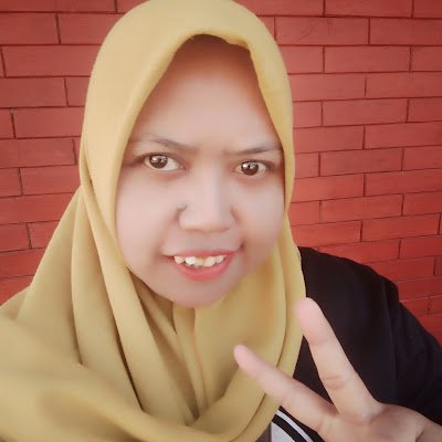 KDewi28272320's profile picture. 
