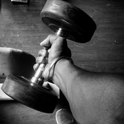 its_devprabu's profile picture. 