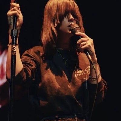 jengatowerjpeg's profile picture. my friends told me to get this again||your favorite 🚬’s favorite 🚬