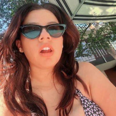 aqui no más respirando y escuchando música de manera seguida