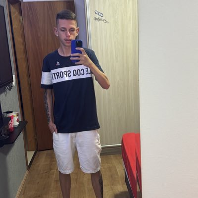 Em primeiro lugar a família, saúde, dinheiro no bolso e que se foda o resto