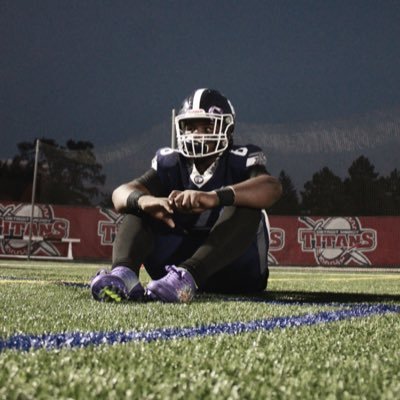 MI | C/O “27 |ATH|🏈| 5,10 210lbs | RB | powerback| gmail lmrrdvs@gmail.com | sophomore |@ Loyola +1 3139148151 https://t.co/BA1gMobGXx