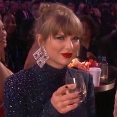 folklorereader1's profile picture. 